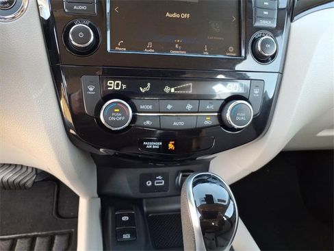 Certified 2022 Nissan Rogue Sport SV w/ Technology Package image 13