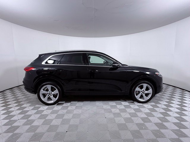Certified 2025 Audi Q5 Premium w/ Premium Plus AWD/4WD image 8
