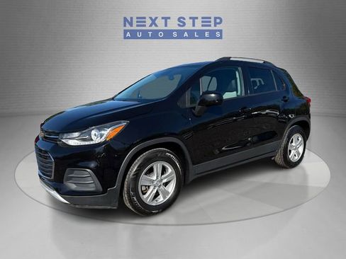 Used 2021 Chevrolet Trax LT image 3
