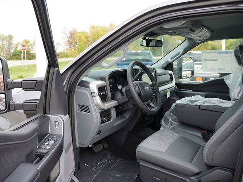 New 2026 Ford F250 XLT w/ XLT Premium Package image 10