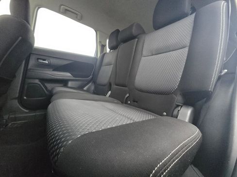 Used 2016 Mitsubishi Outlander ES image 14