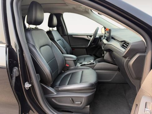 Used 2025 Ford Escape Platinum AWD/4WD image 24