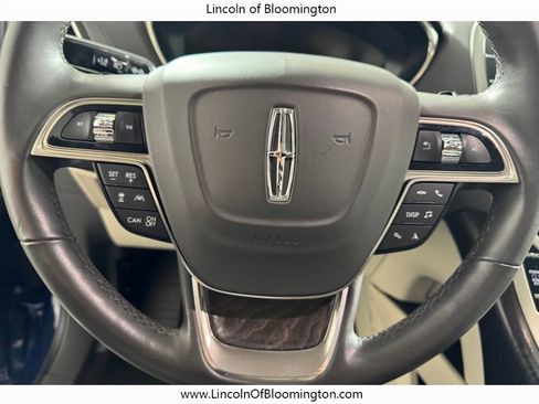 Used 2019 Lincoln Nautilus Reserve AWD/4WD image 17