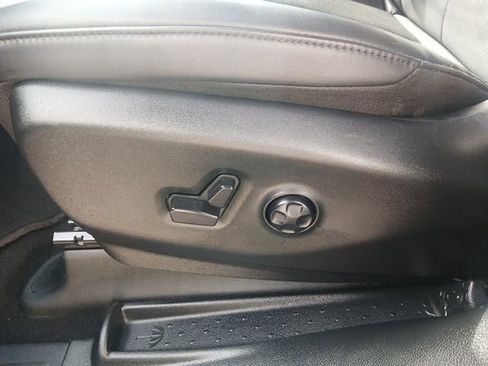 Used 2025 Chrysler Pacifica Select image 31