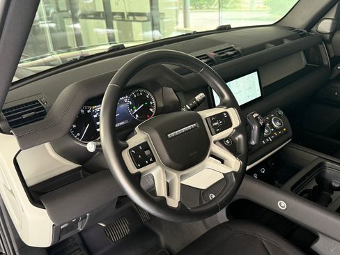 Used 2022 Land Rover Defender 110 AWD/4WD image 4