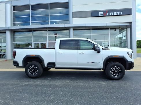 Used 2026 GMC Sierra 2500 AT4X AWD/4WD image 2