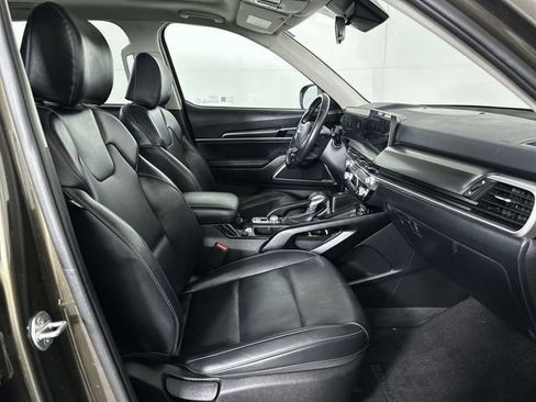 Used 2025 Kia Telluride S AWD/4WD image 29