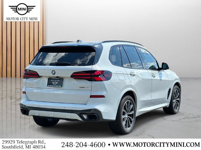 Used 2024 BMW X5 xDrive40i w/ M Sport Package AWD/4WD image 4