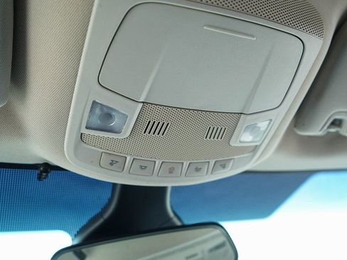 Used 2020 Ford Edge SE image 18