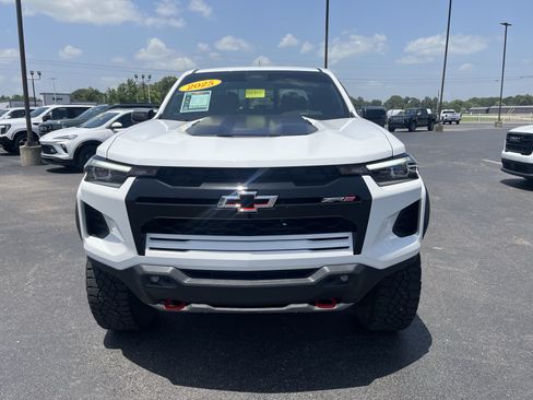 Used 2025 Chevrolet Colorado ZR2 AWD/4WD image 8