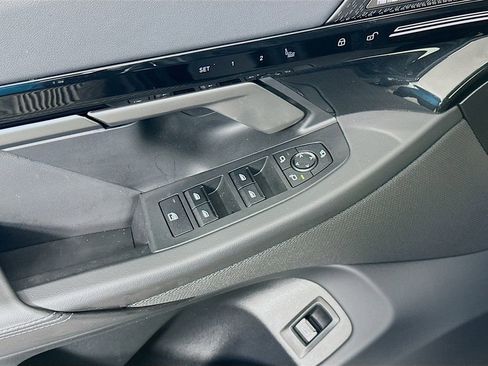 Used 2025 BMW 530i 530i w/ Premium Package image 18