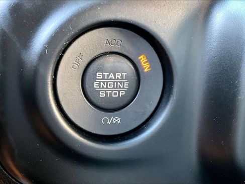 Used 2021 Jeep Wrangler Unlimited Sahara AWD/4WD image 27
