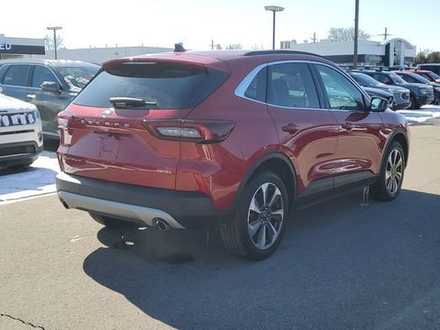 Used 2024 Ford Escape Platinum image 3