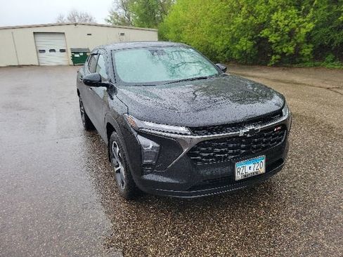 Used 2024 Chevrolet Trax RS w/ Driver Confidence Package FWD image 4