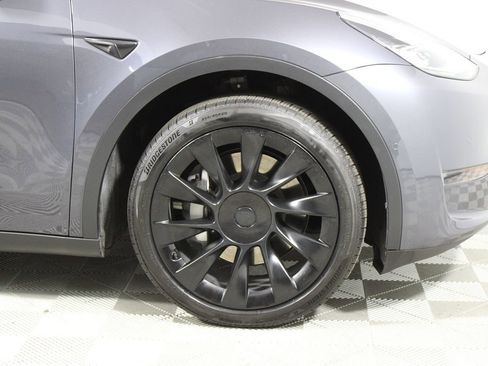 Used 2021 Tesla Model Y Long Range image 36