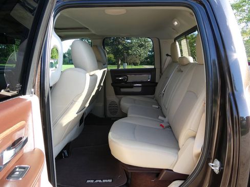 Used 2017 RAM 1500 Laramie w/ Convenience Group AWD/4WD image 27