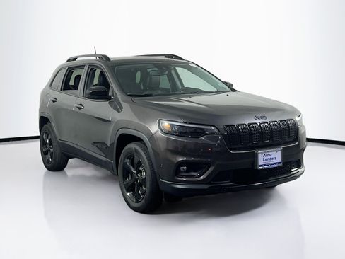 Used 2023 Jeep Cherokee Altitude Lux w/ Lux Elite Package AWD/4WD image 3