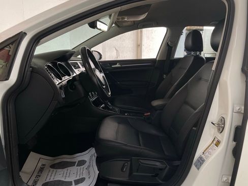 Used 2017 Volkswagen e-Golf SEL Premium image 14