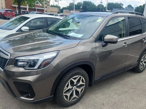 Used 2021 Subaru Forester Premium AWD/4WD image 8