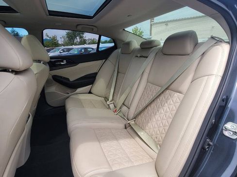 Used 2017 Nissan Maxima Platinum FWD image 27