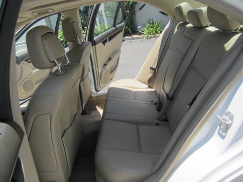 Used 2013 Mercedes-Benz C 300 4MATIC Sedan image 18