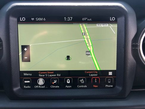 Used 2019 Jeep Wrangler Unlimited Sahara AWD/4WD image 32