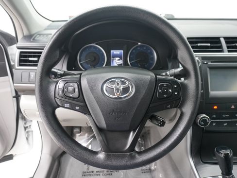 Used 2016 Toyota Camry LE FWD image 16