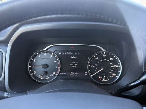 Used 2024 Nissan Titan SV w/ SV Convenience Package image 25