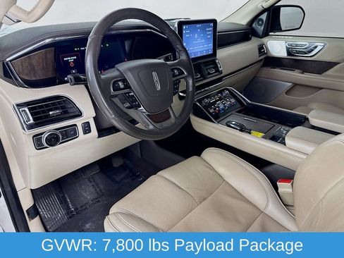 Used 2019 Lincoln Navigator L Reserve image 11