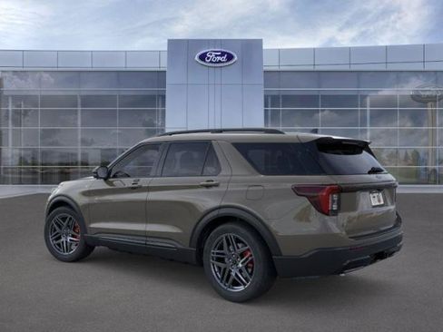 New 2026 Ford Explorer ST-Line w/ ST-Line Street Pack AWD/4WD image 4