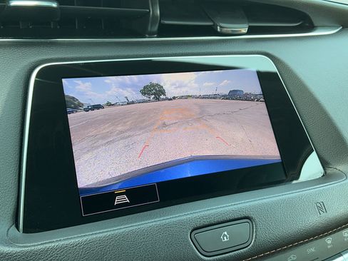 Used 2021 Cadillac XT4 Premium Luxury FWD image 8