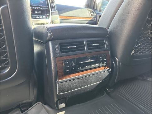 Used 2021 Toyota Land Cruiser Heritage Edition image 19