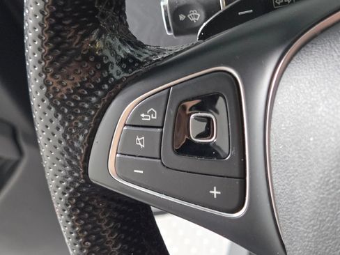 Used 2017 Mercedes-Benz E 300 image 24