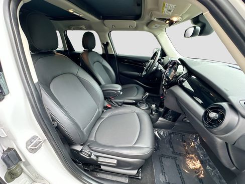 Used 2023 MINI Cooper 4-Door Hardtop FWD image 27