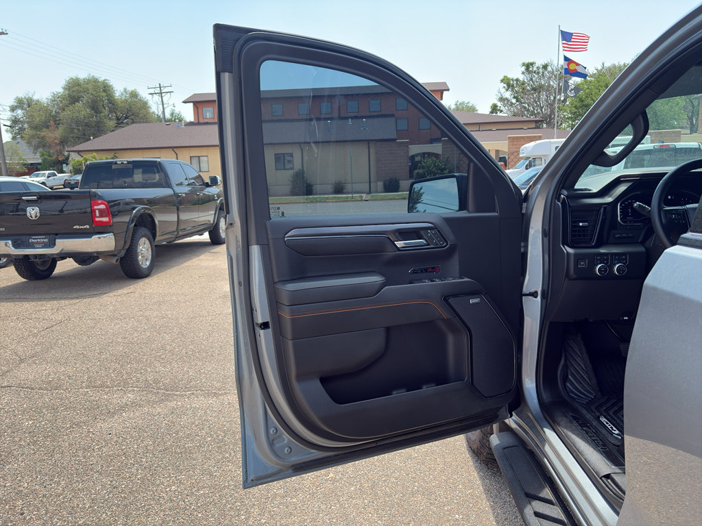 Used 2023 GMC Sierra 1500 AT4 w/ Technology Package AWD/4WD image 30