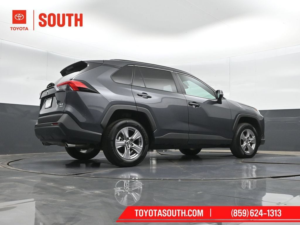 Used 2025 Toyota RAV4 XLE AWD/4WD image 35