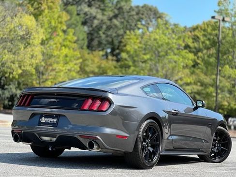 Used 2017 Ford Mustang GT w/ Black Accent Package RWD image 7