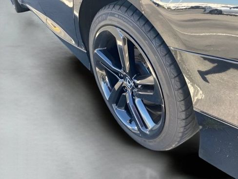 Used 2018 Honda Accord Sport image 13