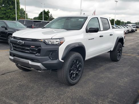 New 2026 Chevrolet Colorado Trail Boss w/ LPO, Skid Plate Package AWD/4WD image 4