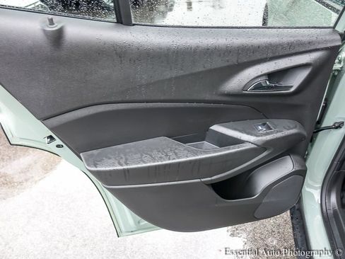 Used 2024 Chevrolet Trax ACTIV w/ Sunroof Package image 19