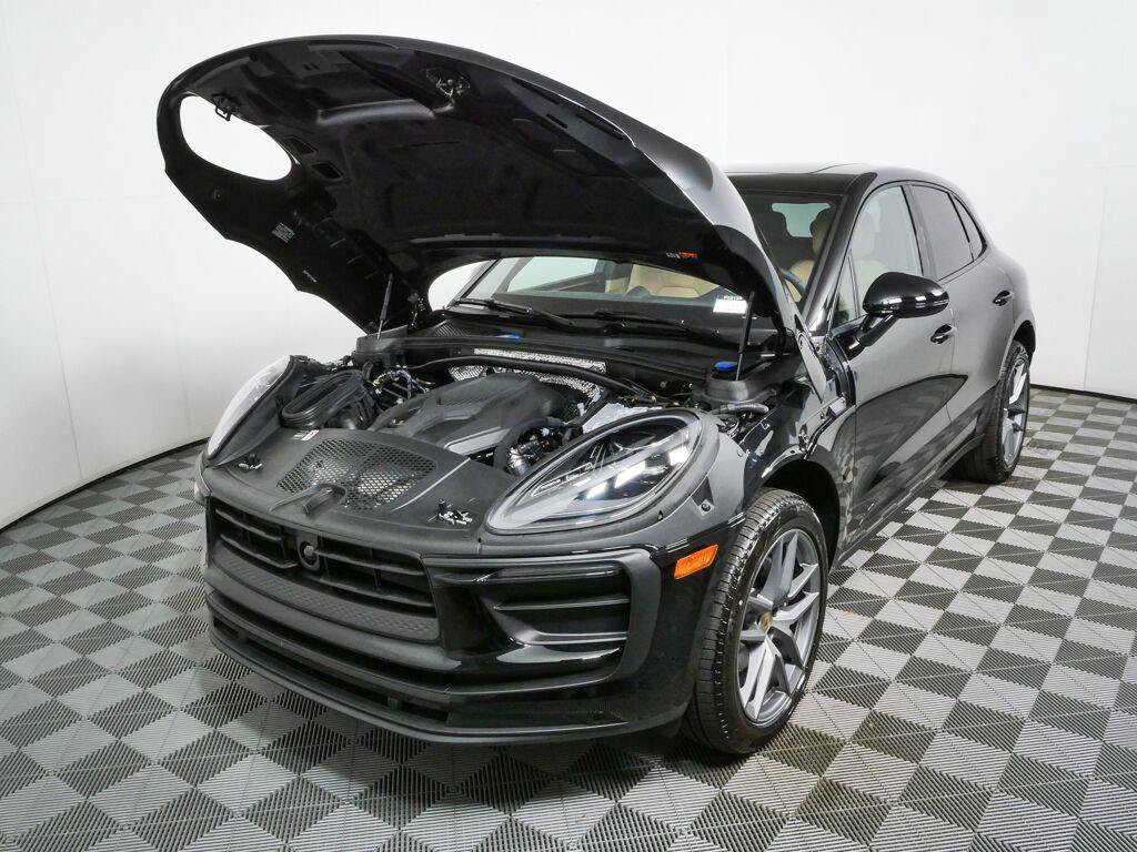 New 2026 Porsche Macan Turbo AWD/4WD image 34