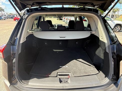 Used 2023 Nissan Rogue SV FWD image 7