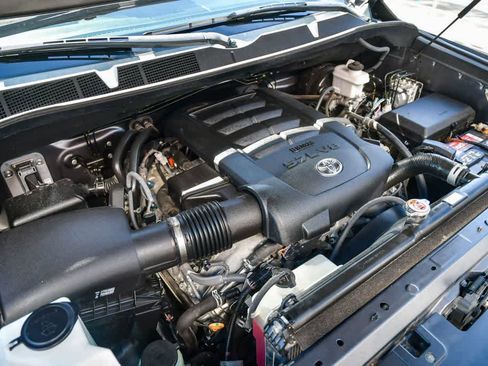 Used 2021 Toyota Tundra Limited w/ Limited Premium Package image 32