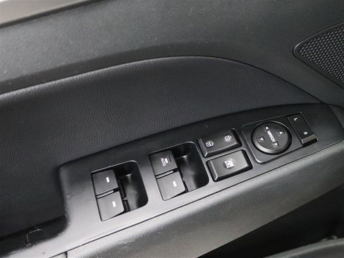 Used 2020 Hyundai Elantra Limited w/ Cargo Package (C1) image 30