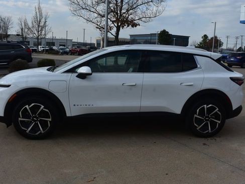Used 2026 Chevrolet Equinox EV LT image 9