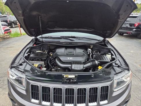Used 2014 Jeep Grand Cherokee Laredo w/ 18" Wheel & 8.4" Radio Group AWD/4WD image 9
