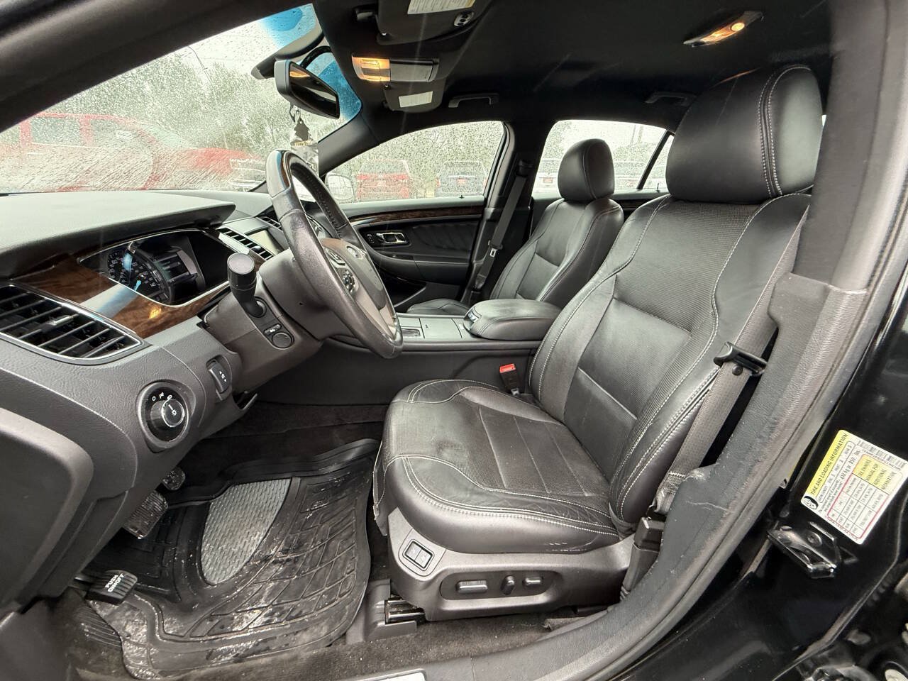 Used 2015 Ford Taurus Limited FWD image 21