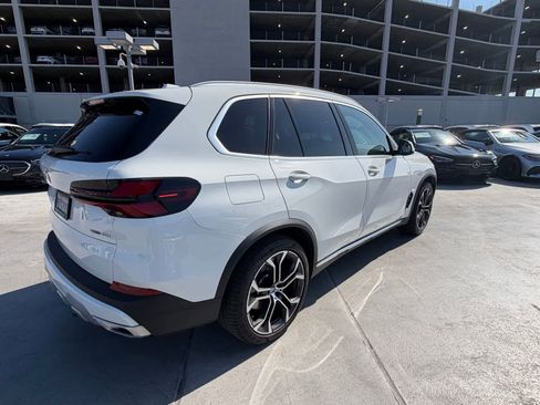 Used 2025 BMW X5 sDrive40i w/ Executive Package RWD image 4