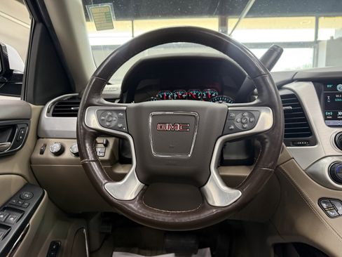 Used 2018 GMC Yukon SLT w/ Premium Edition AWD/4WD image 13