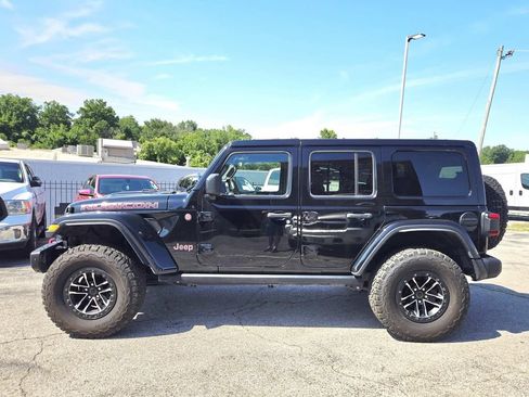 Used 2024 Jeep Wrangler Unlimited Rubicon AWD/4WD image 6
